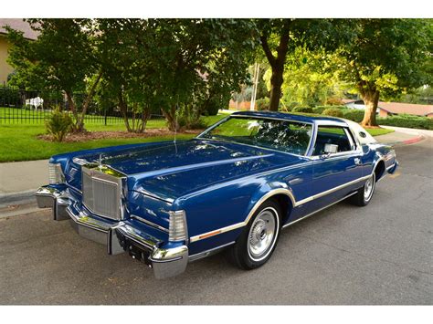 lincoln continental mark iv 1976.